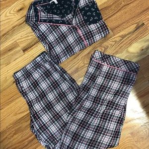 VICTORIA’S SECRET 2-PIECE MATCHING FLANNEL PJ SET